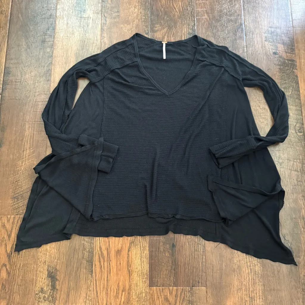 FREE PEOPLE waffle cotton blend V neck, oversized, long sleeve top, size XS - Image 8