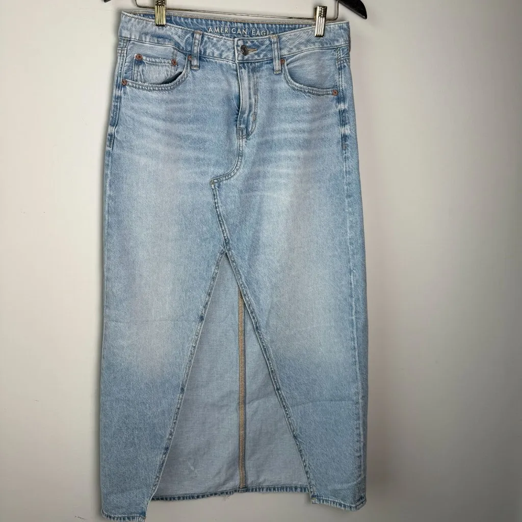 American Eagle Denim Maxi Skirt Front Slit Light Wash Size 4 Streetwear - Image 3