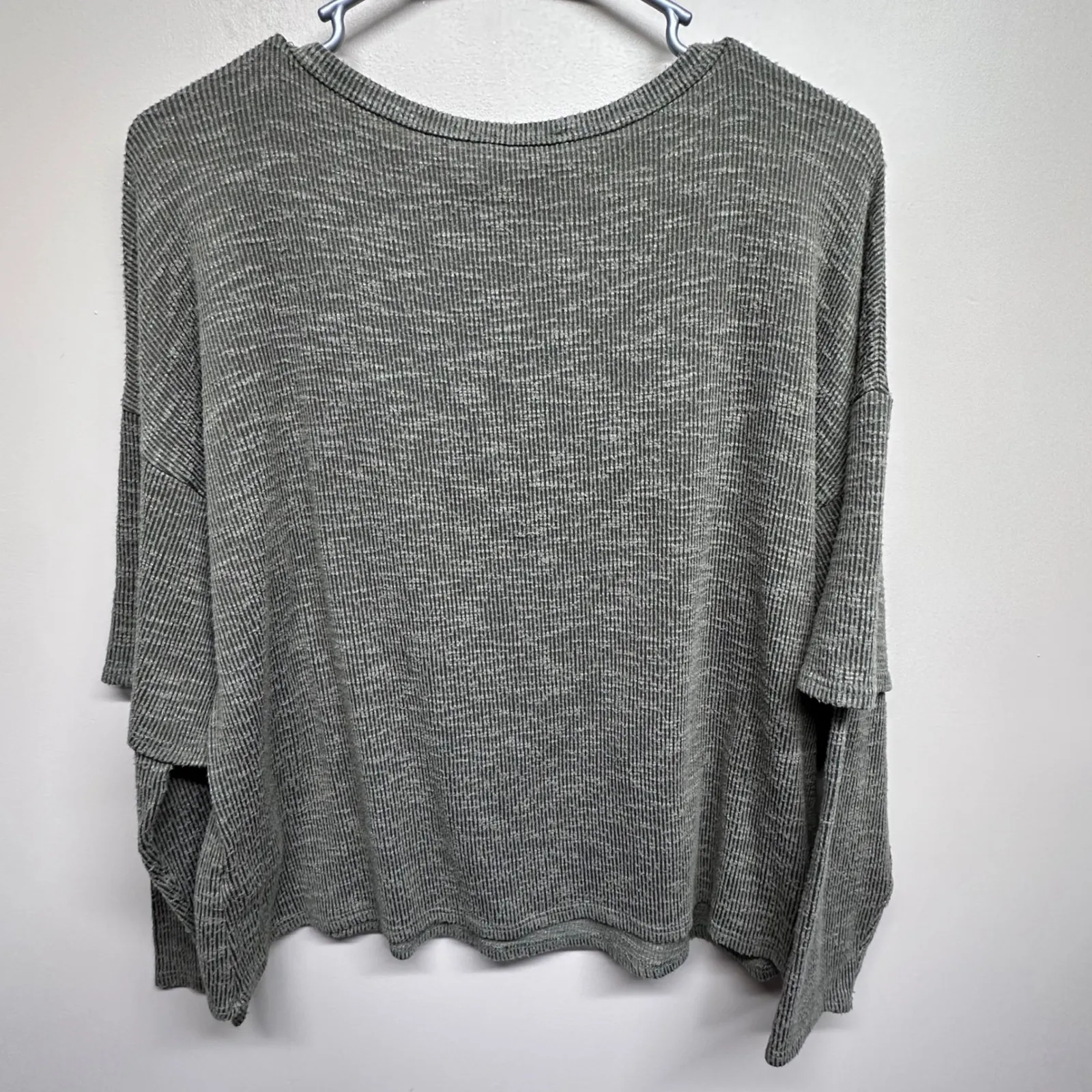 ANDREE BY UNIT Long Sleeve Waffle Knit Split Hem Top Olive Green Womens Large - Image 2