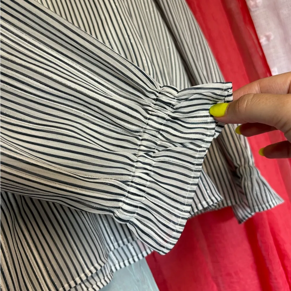 Loft long sleeve blouse- large like new - Image 3