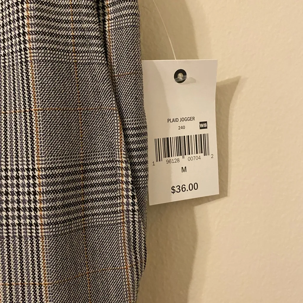 New NWT Ophelia Roe Gray Black Plaid Mid-Rise Jogger‎ Size Medium - Image 4