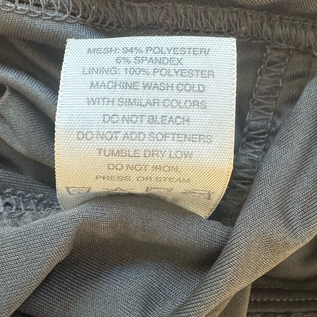 Women’s University of Vermont Catamounts gray athletic shorts Large - Image 6