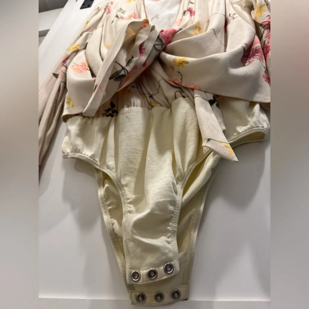 Capulet  Daria floral layered bodysuit, size Medium - EUC! - Image 6