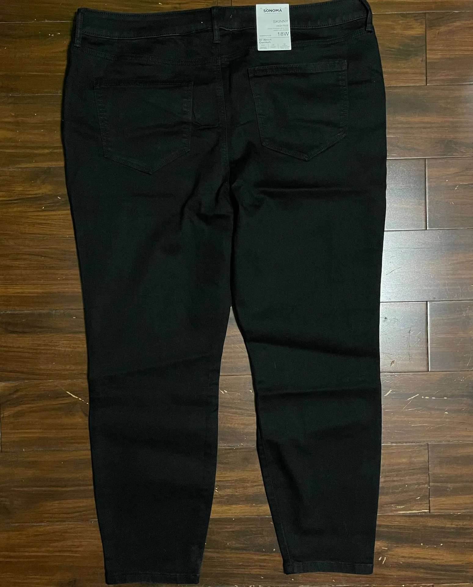 NWT 18W Plus High-Rise Skinny Jeans - Black Rinse  - Image 4