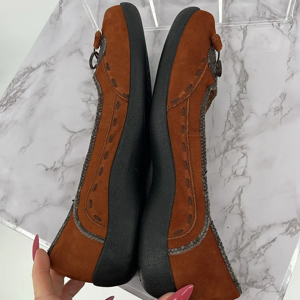 HUSH PUPPIES Leather Rusty Brown Ballet Style Slip‎ On Flats Loafers Embroidered - Image 7