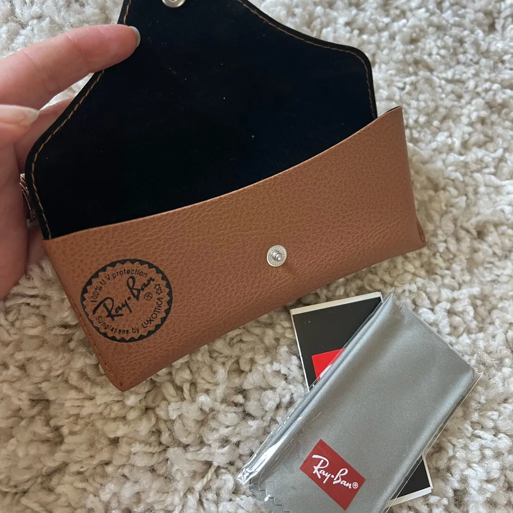New Ray-Ban Case and Cleaning Cloth - Image 2