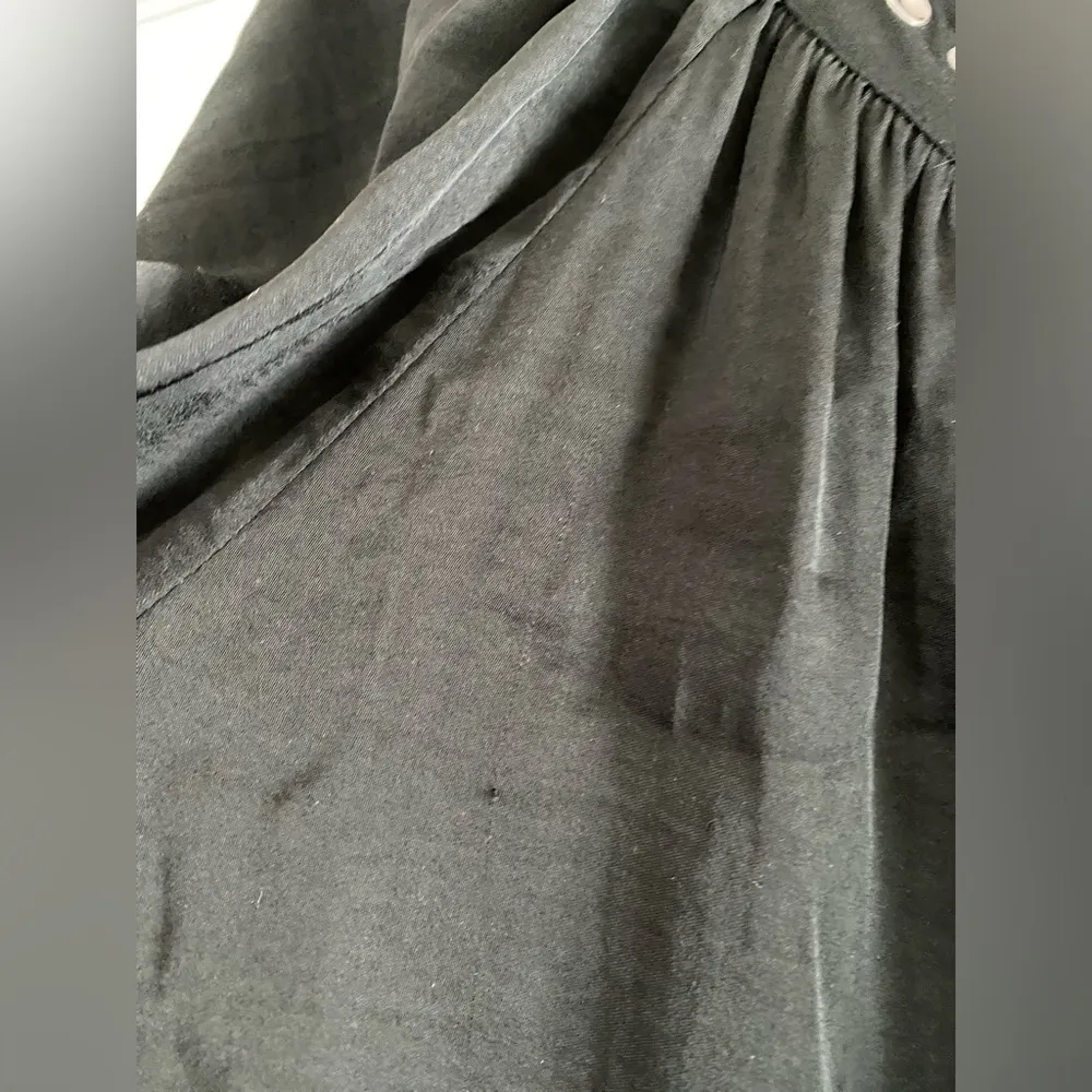 Vince Camuto Stud Trimmed Hammered Satin Blouse Size Small - Image 11