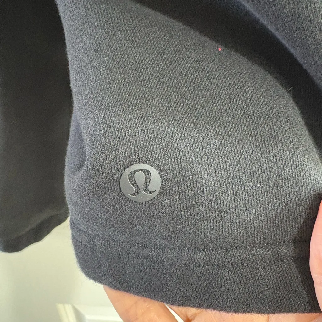 Lululemon black braided sleeve cropped pullover sweater size 8, style #LW3EVVS - Image 7