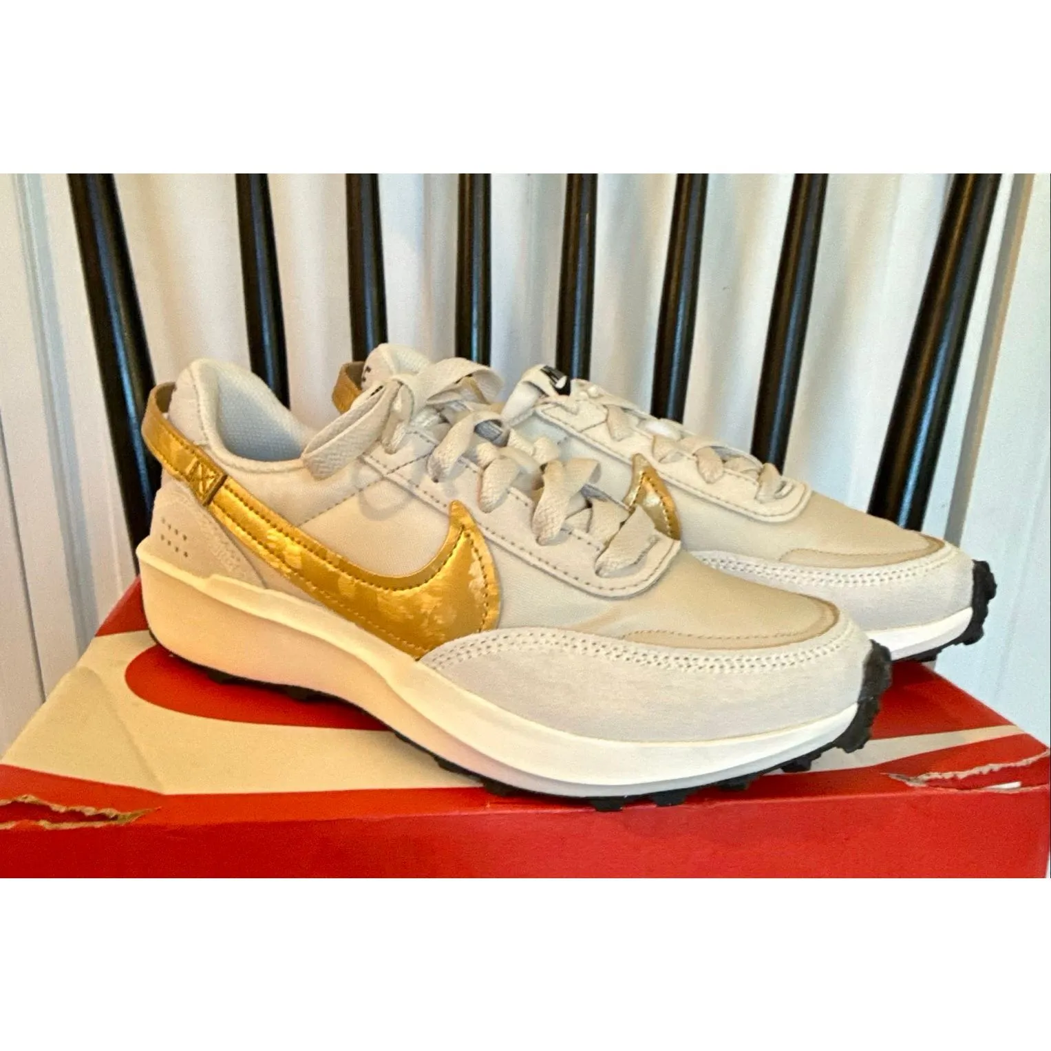 Nike NWB waffle Debut ESS gold sneaker size 6 - Image 12