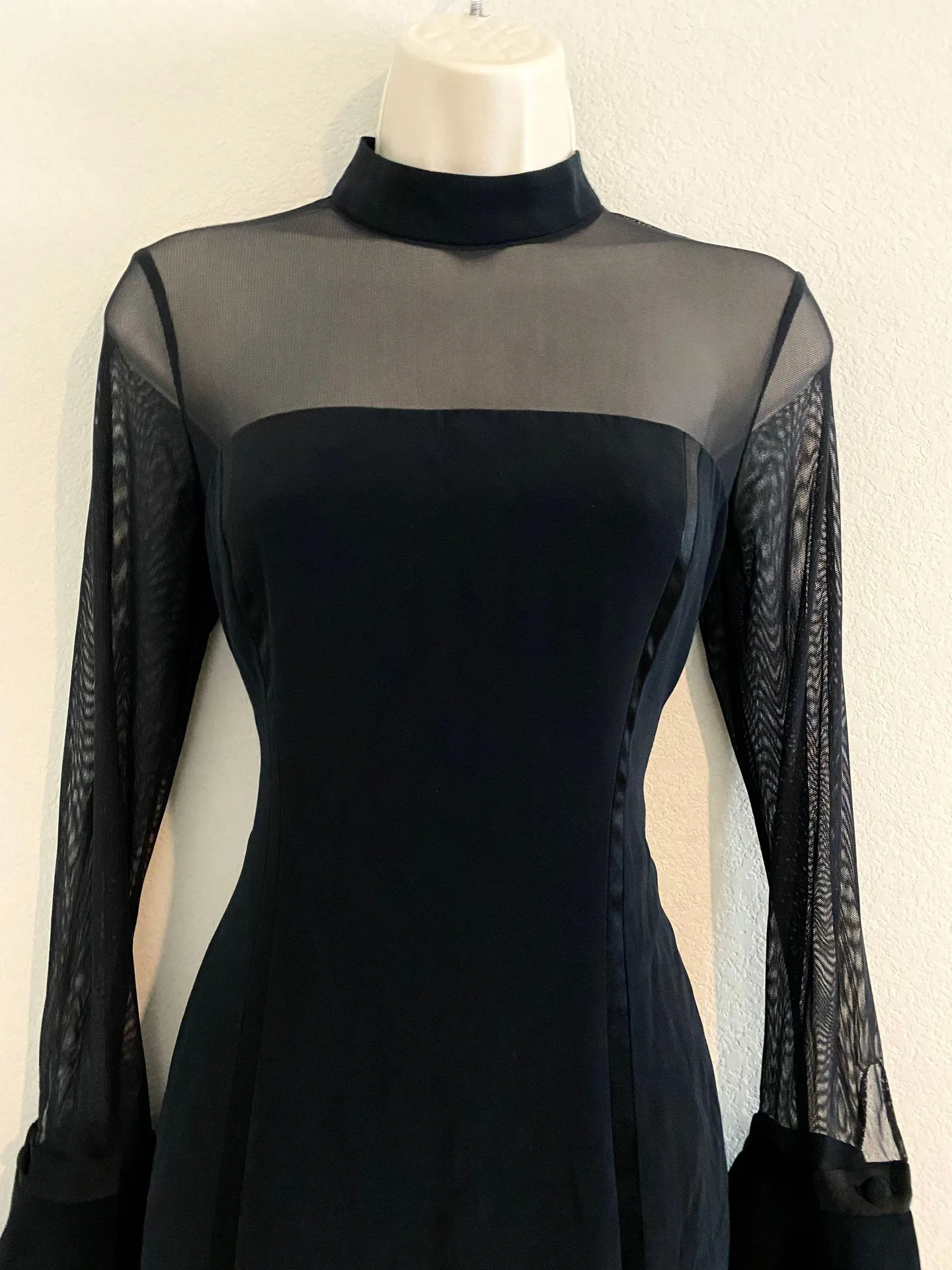 Oleg Cassini Vintage 1970 Black Tie  evening dress. Sz 6 - Image 4