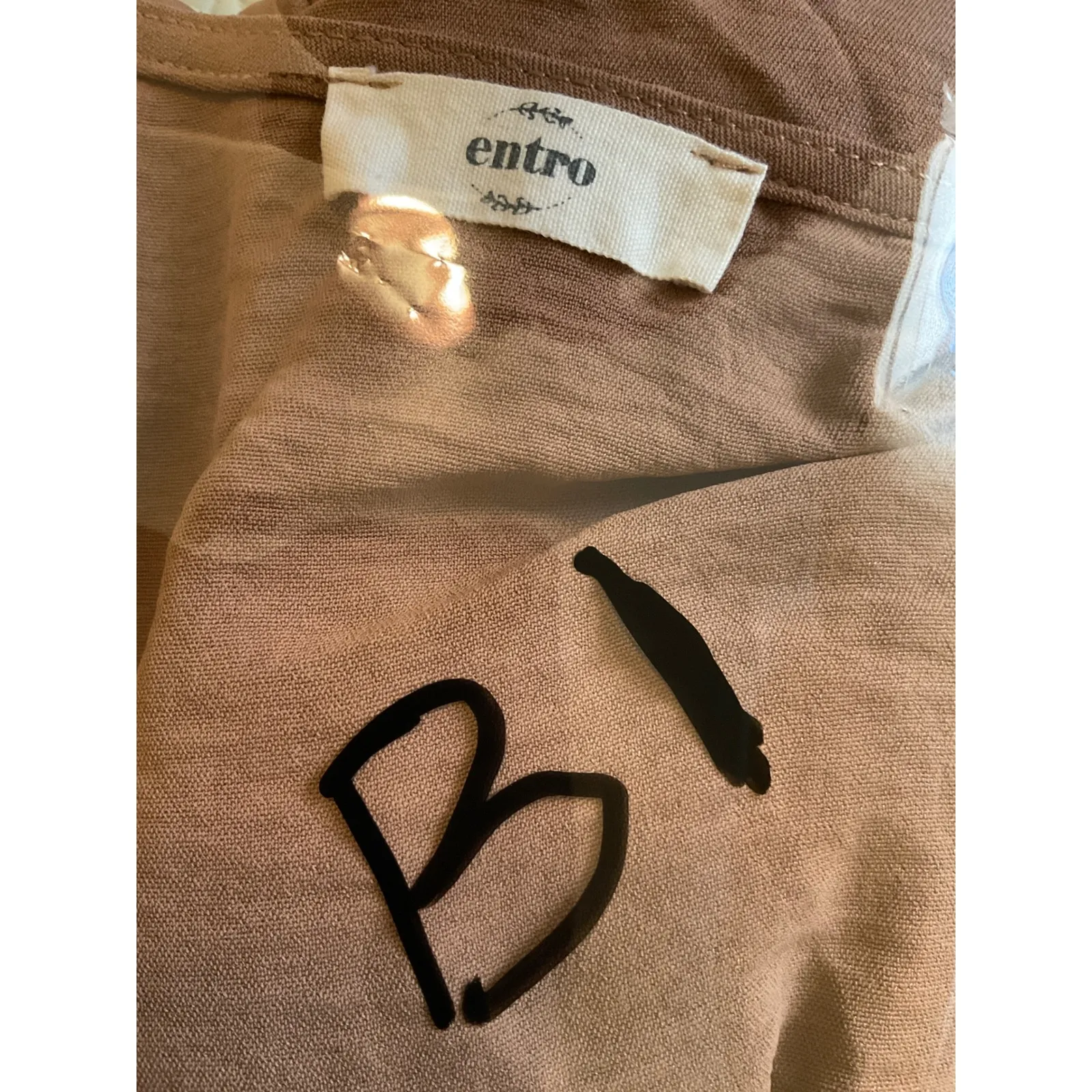 V-Neck Short Sleeve Blouse‎ with Placket Detail by Entro Clothing Size Xl - Image 9