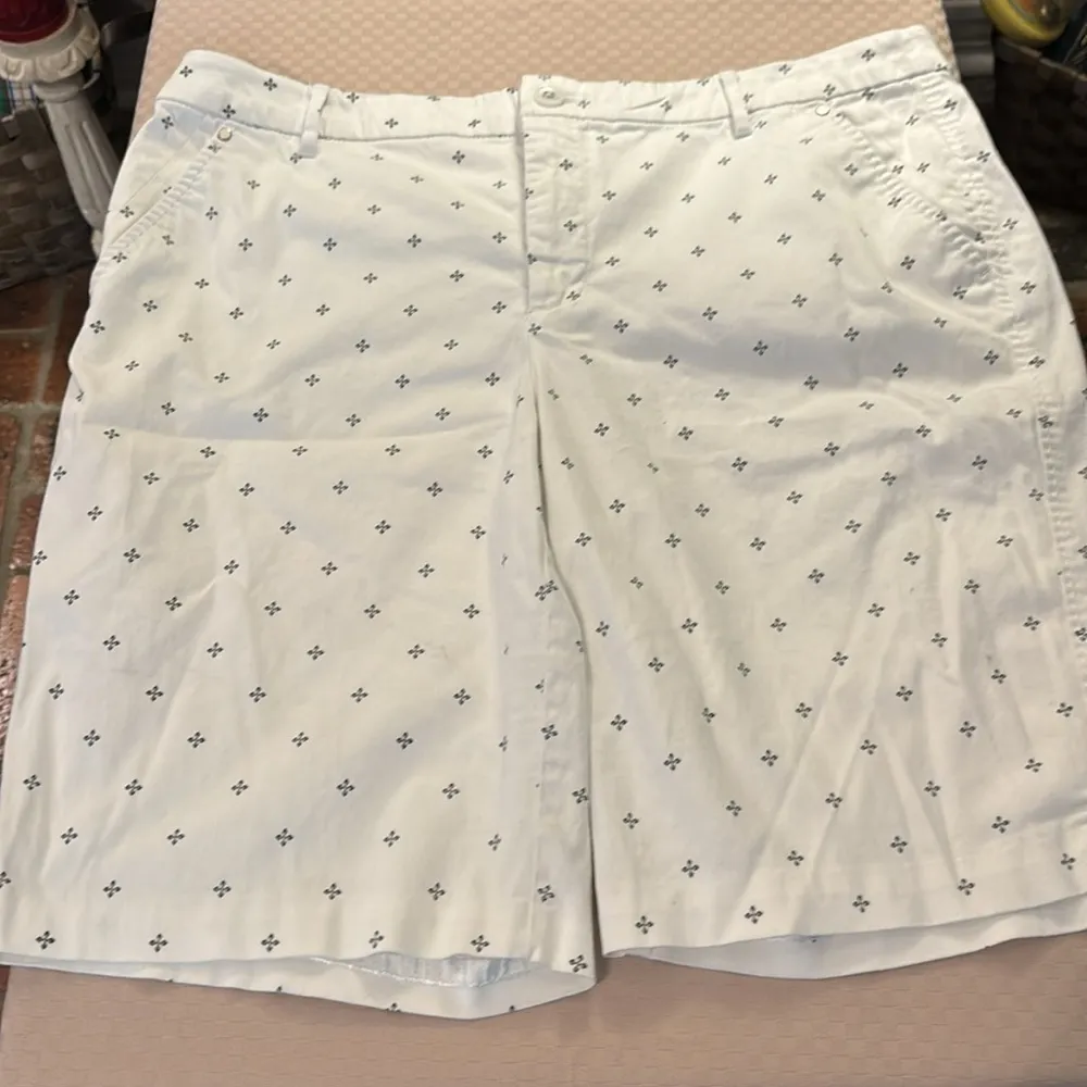Mid Rise Shorts by intro Stretch Size 14 - Image 7