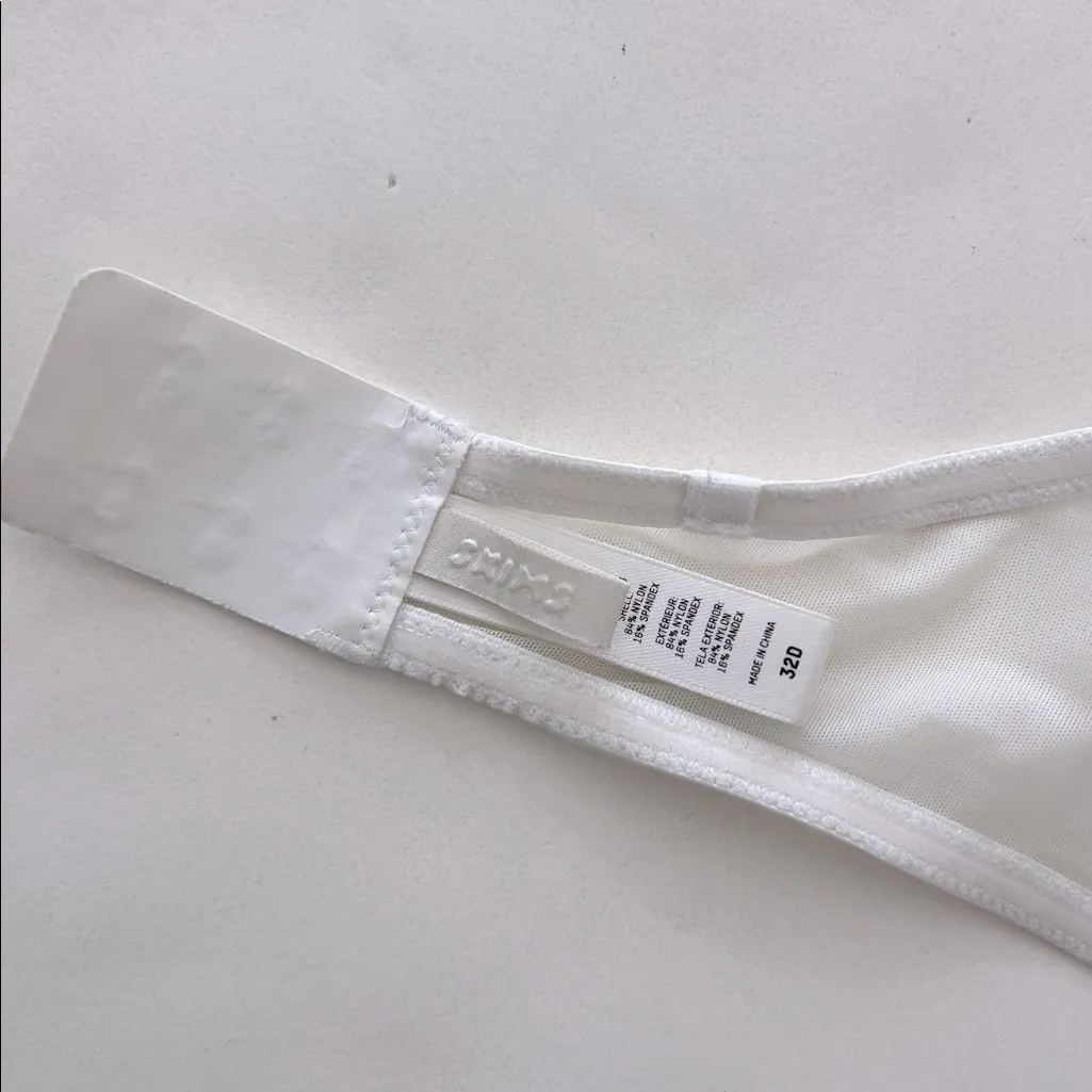 SKIMS Ultra Fine Mesh Underwire Bra Strapless White 32D - Image 5