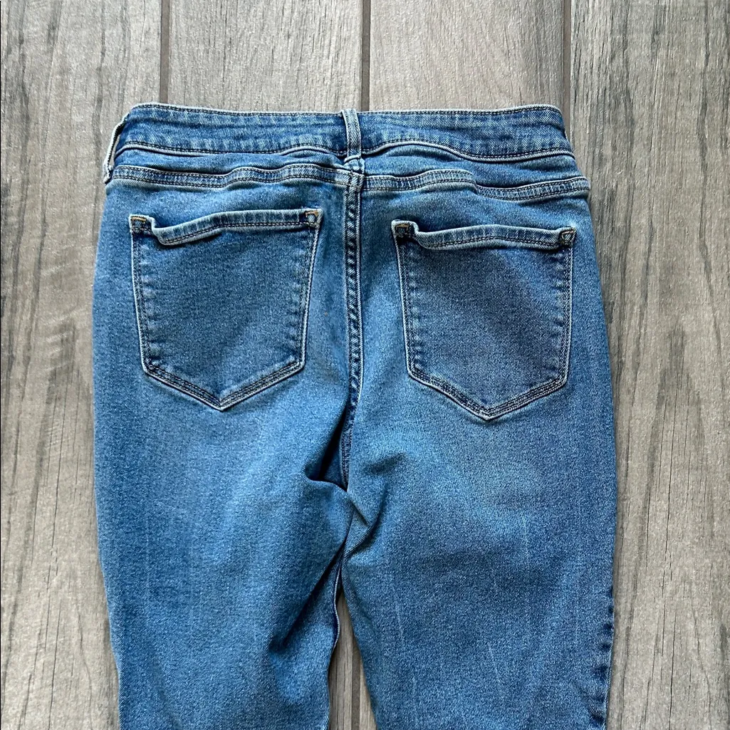 Old Navy Light Blue Distressed Skinny Jeans - Image 6