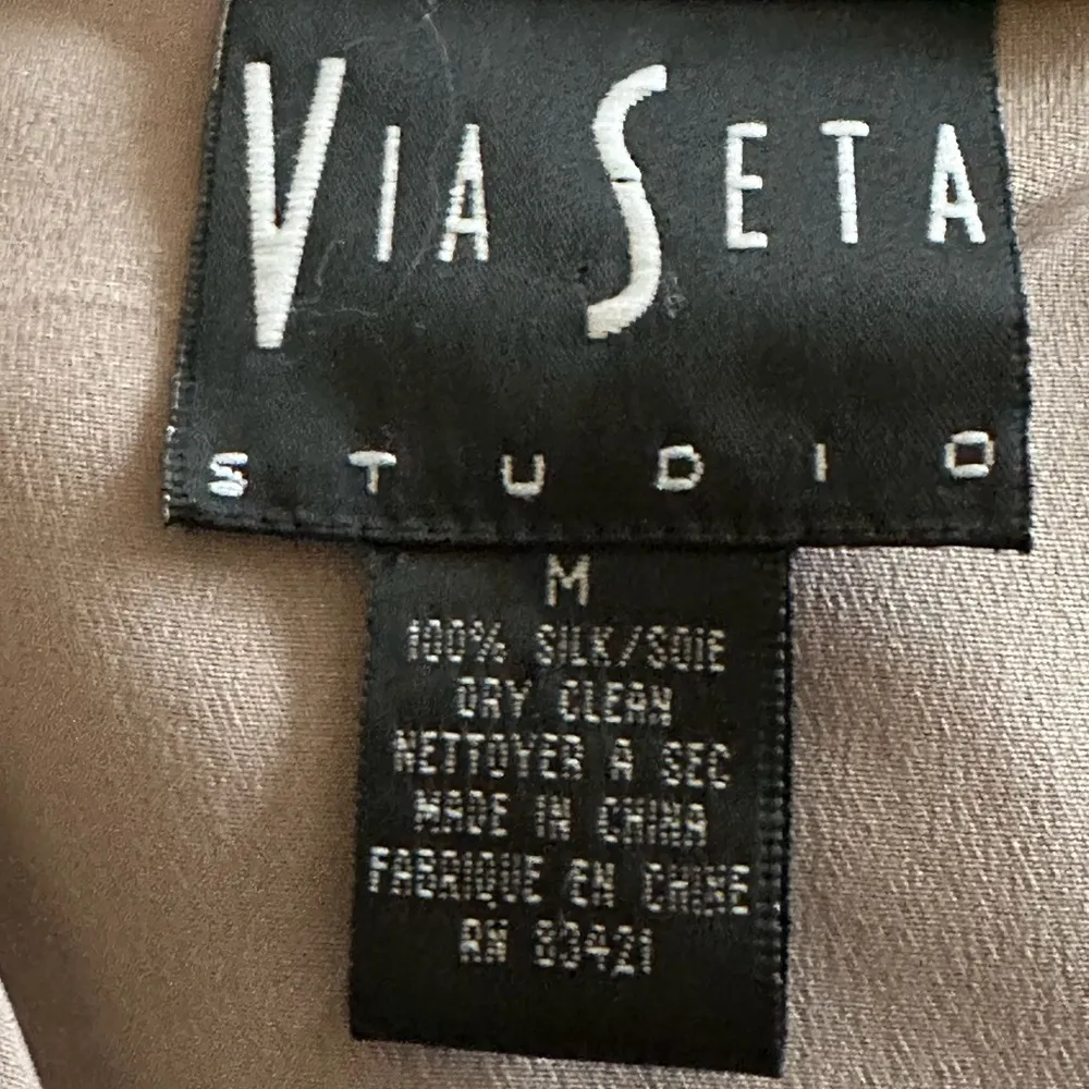 Via Seta Studio Taupe Light 1 Button Jacket 100% Silk Satin Long Sleeves Sz M Size M - Image 7