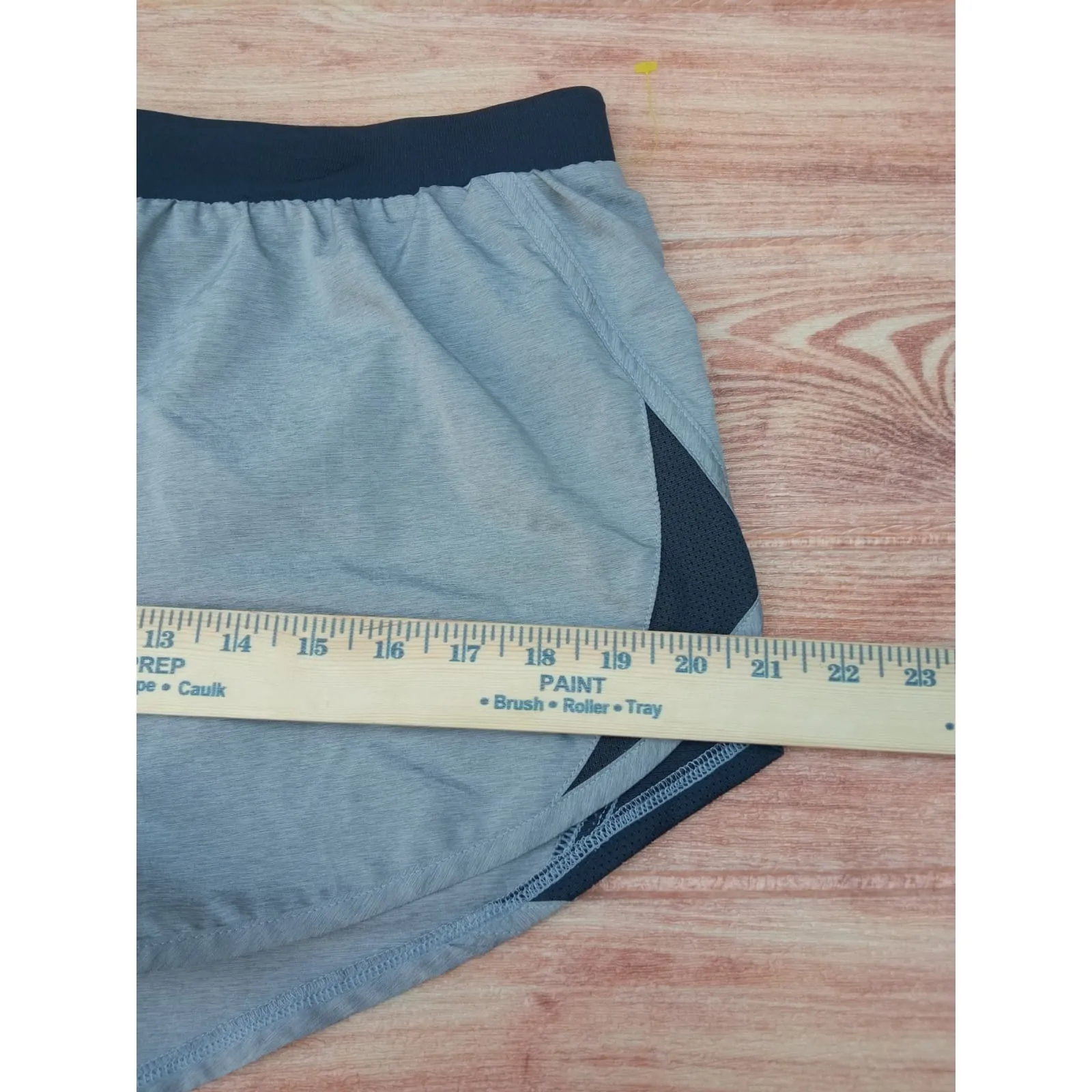 Under Armour Women's Shorts Fly By 2.0 Gray And Black Heatgear Size Medium NWOT - Image 6