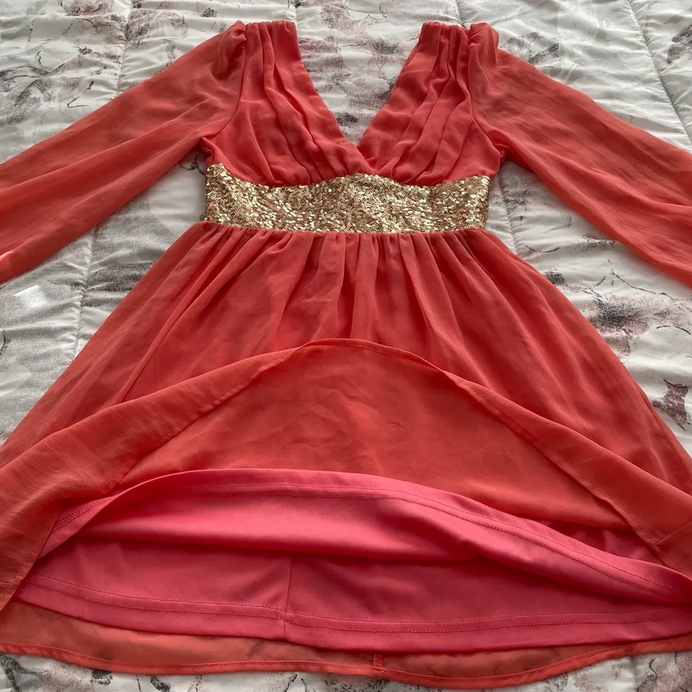 NWT Red Clover dark peach & gold sequin deep V - Image 3