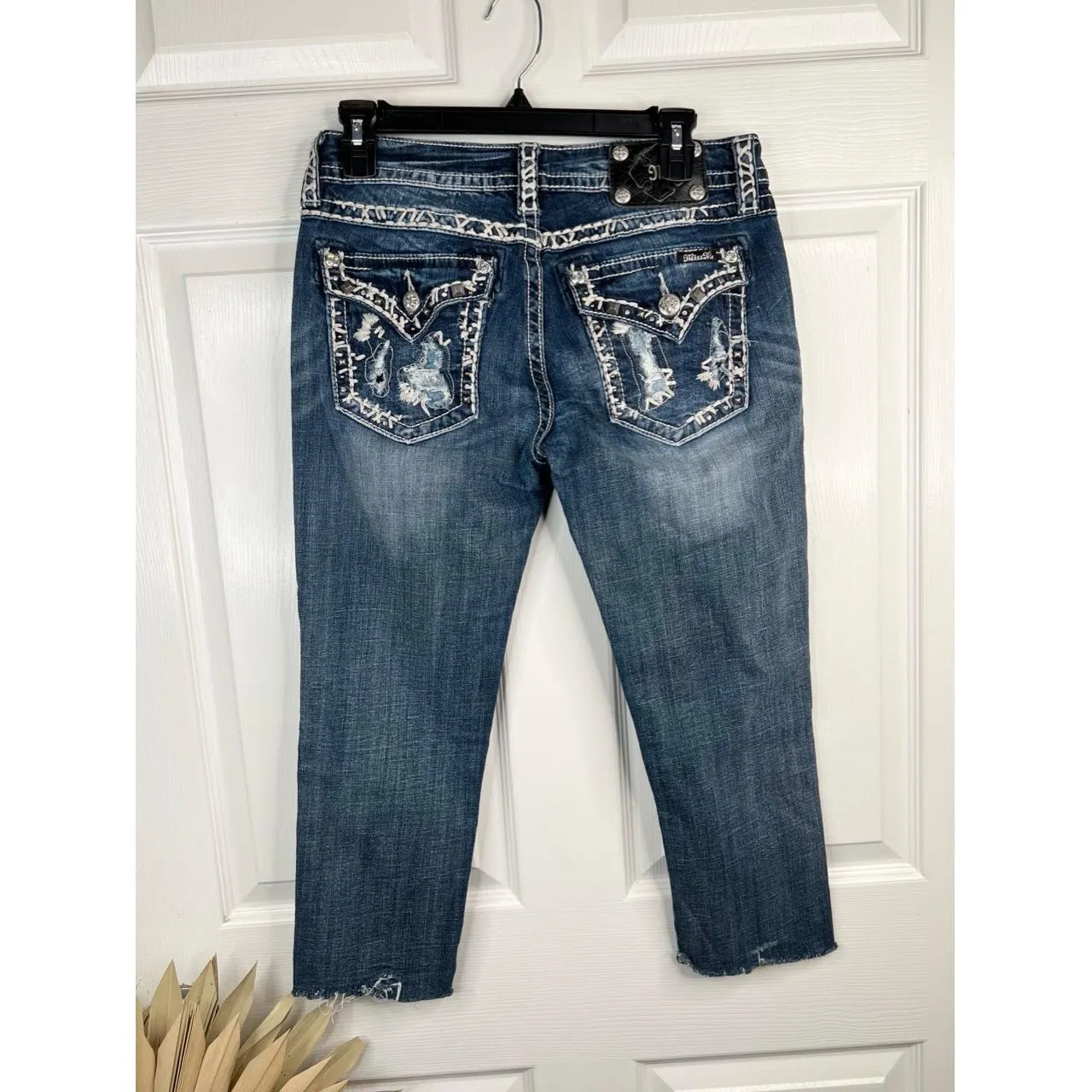 Miss Me Jeans Womens Size 29 Dark Wash Cropped Skinny Studded Distressed Denim - Image 2