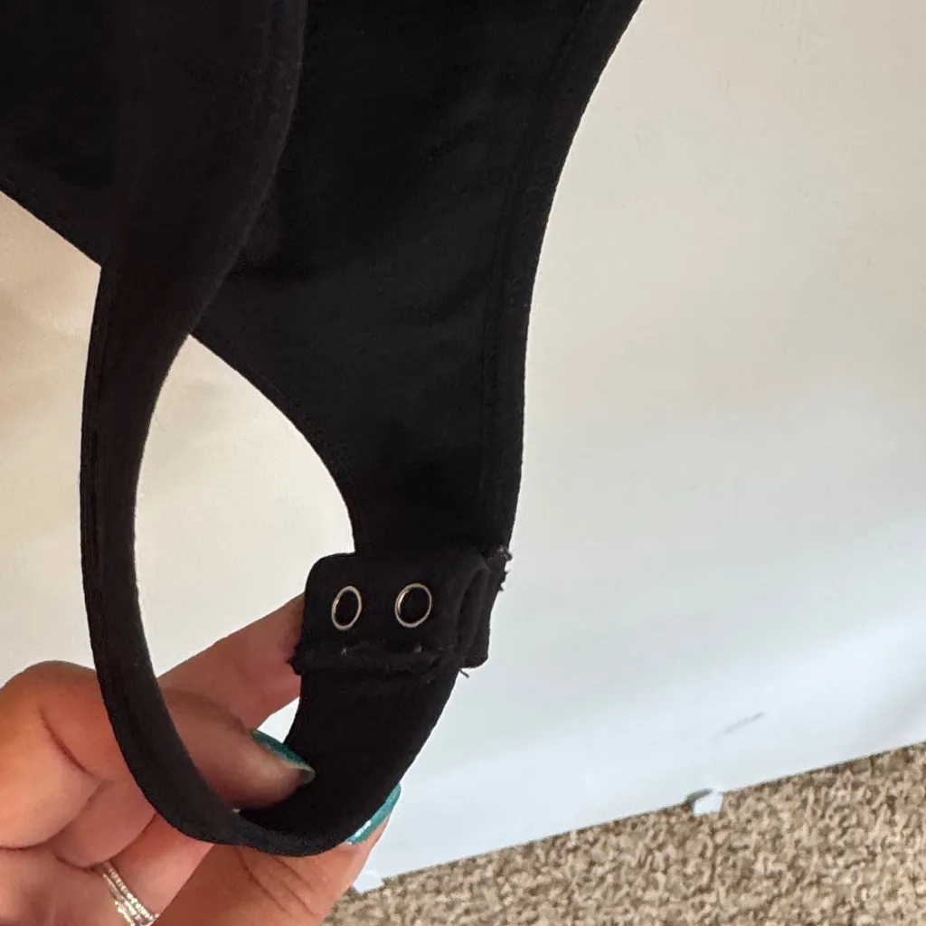 Aura Women's Black Bodysuit NWOT - Image 5