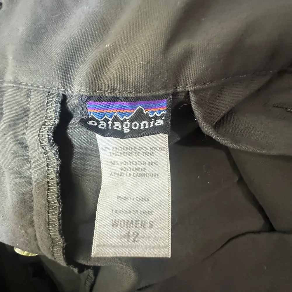 Patagonia Gray Chinos with Straight Leg Cut and Smooth Fabric - Image 8