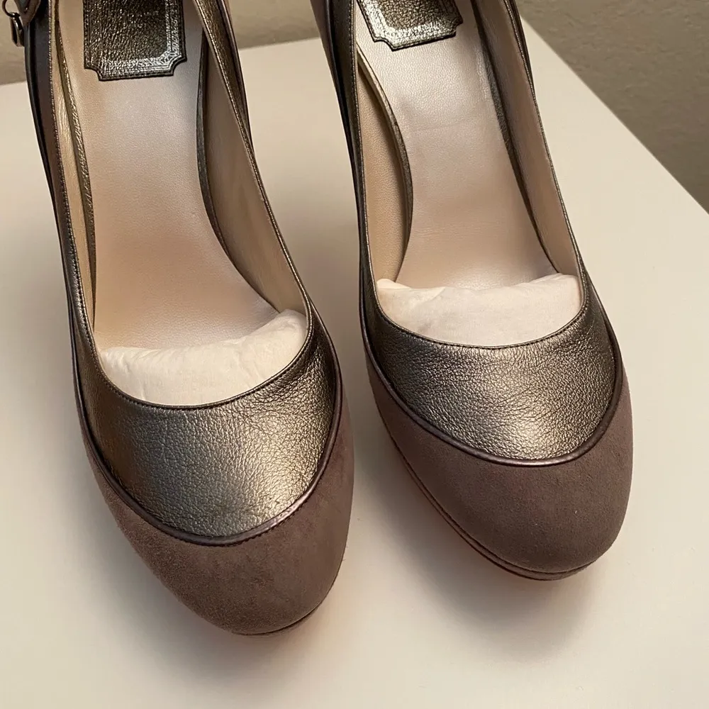 Dior Deco Dorsay Pump In Stone. New In Box. 100% Authentic - Image 4
