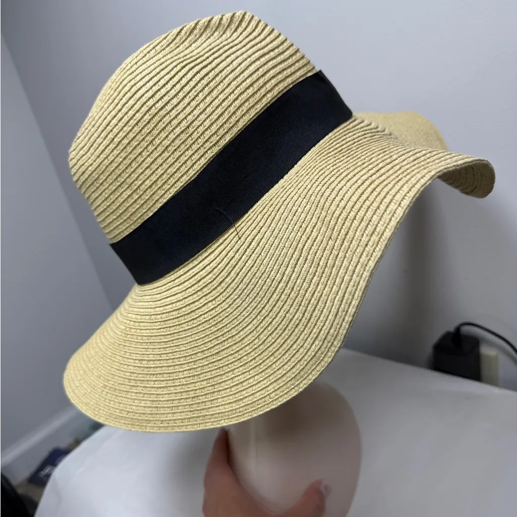 Gap Floppy Wide Brim Woven Paper Beach Hat EUC - Image 4
