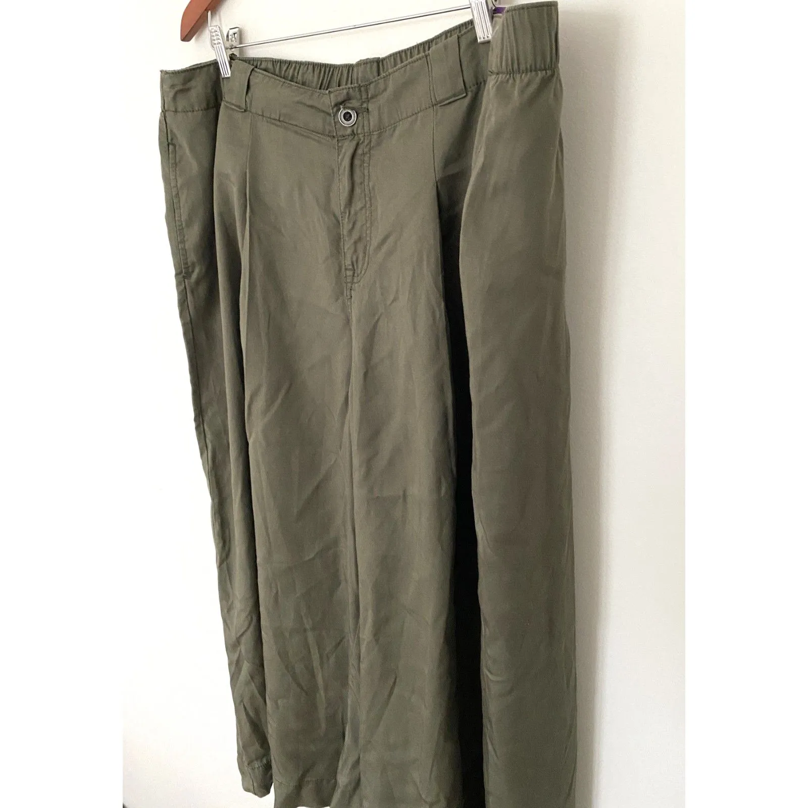NWT Lane Bryant Olive Green Pleated Wide Leg Crop Pants Plus Size Stretch 18/20 - Image 7