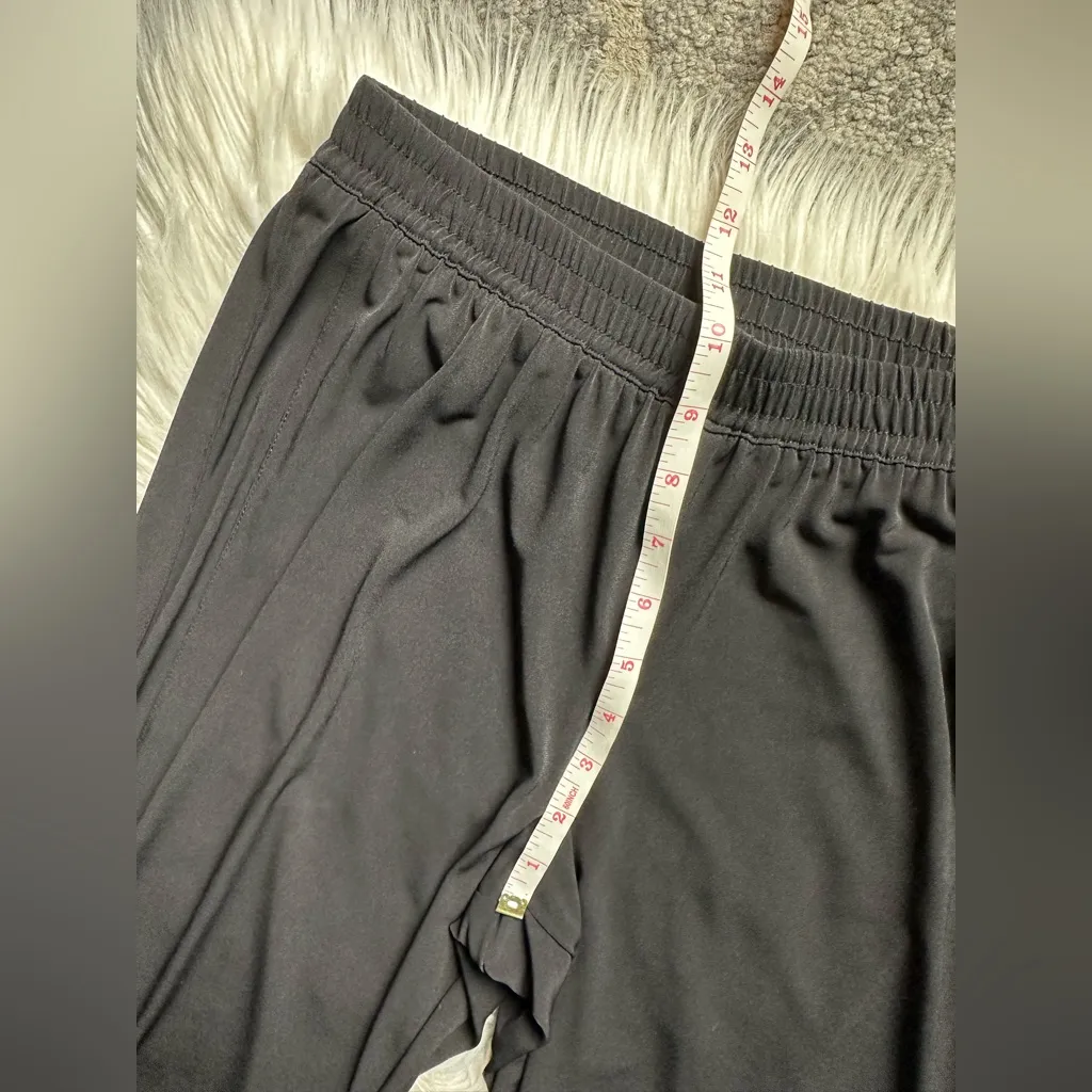 Jennifer Lopez dressy joggers - Image 9