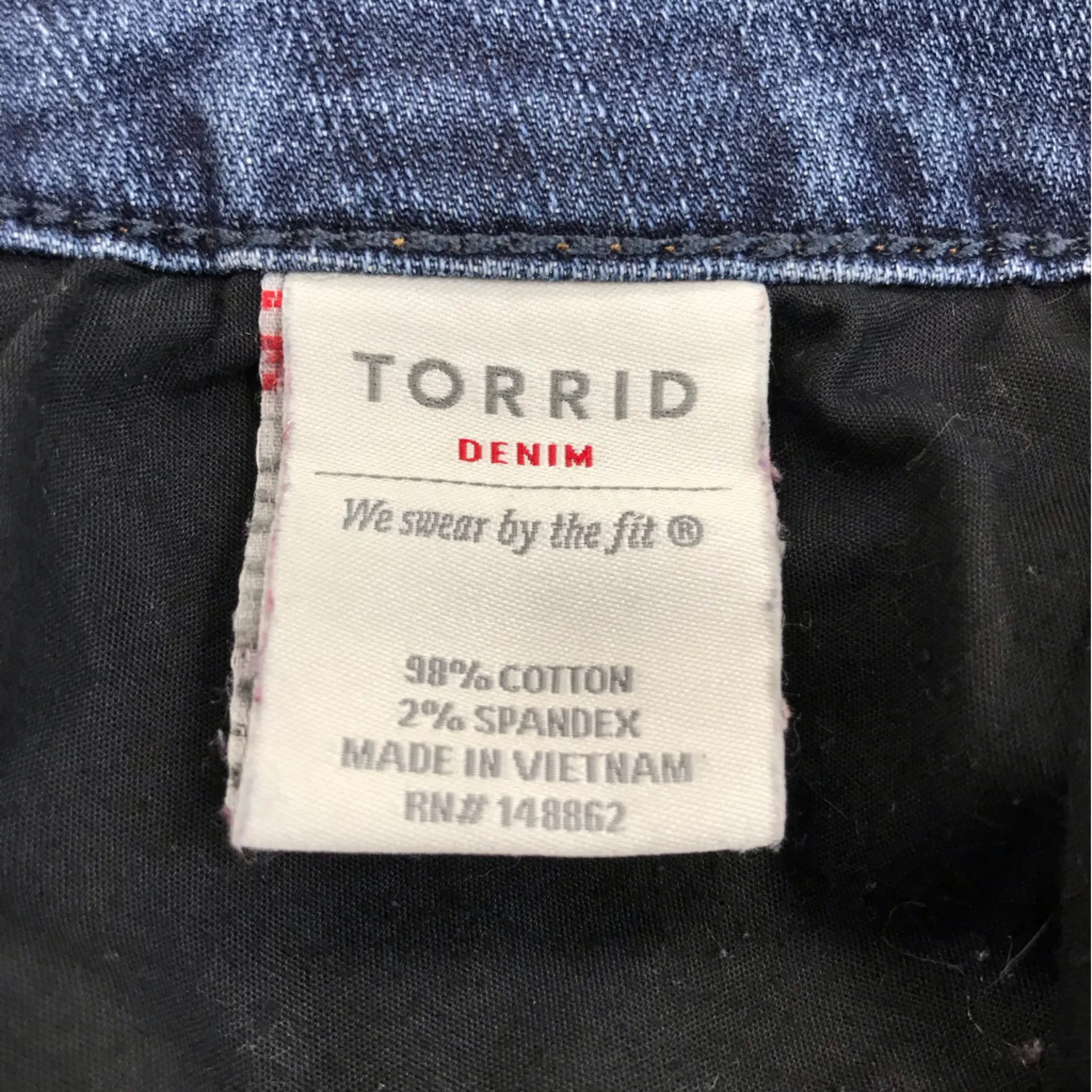 Torrid Denim Women's Blue Jeans - size 30T - Image 4