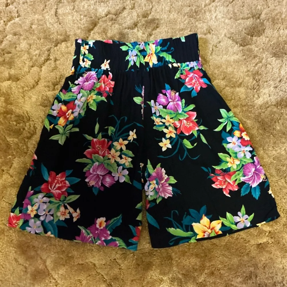Vtg 90s floral high waist mom shorts Black - Image 8