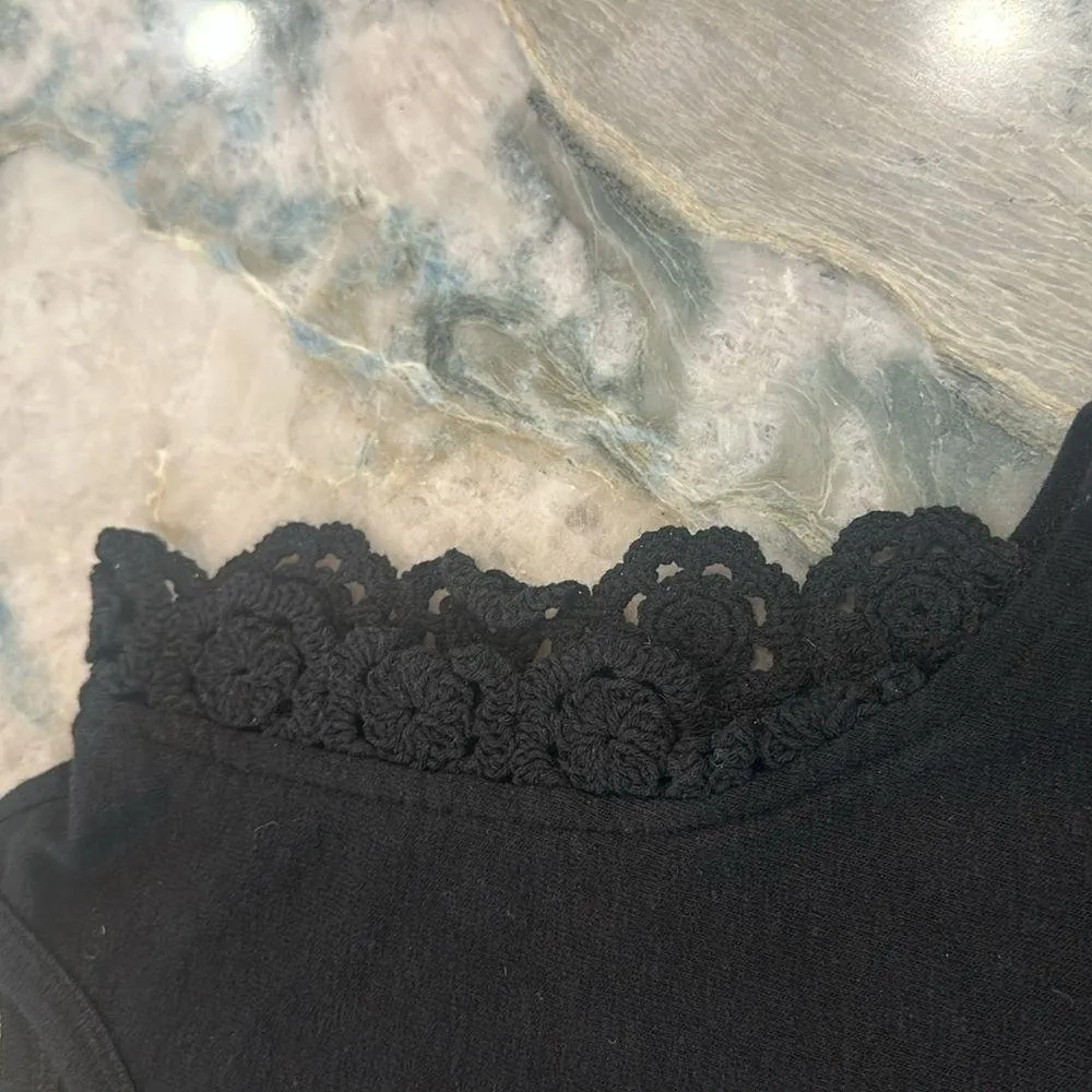 Cute detail black knit tank - Image 2