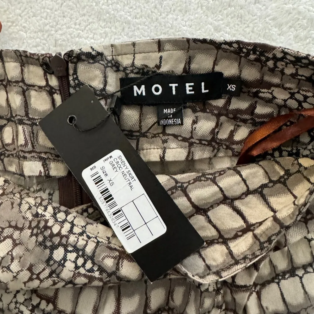 - Mini Skirt - Image 5