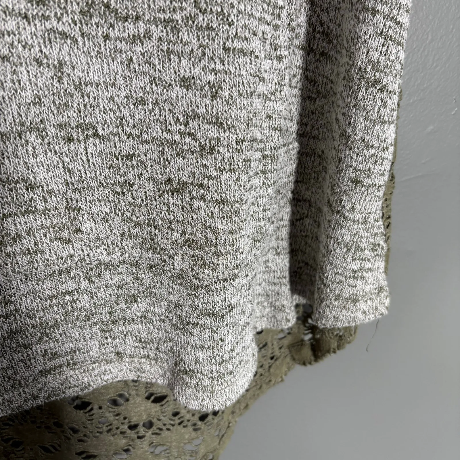 Charmed Hearts Women's Gray/Olive Green Y2K Grunge Hooded Tank Top - Size Large - Image 3