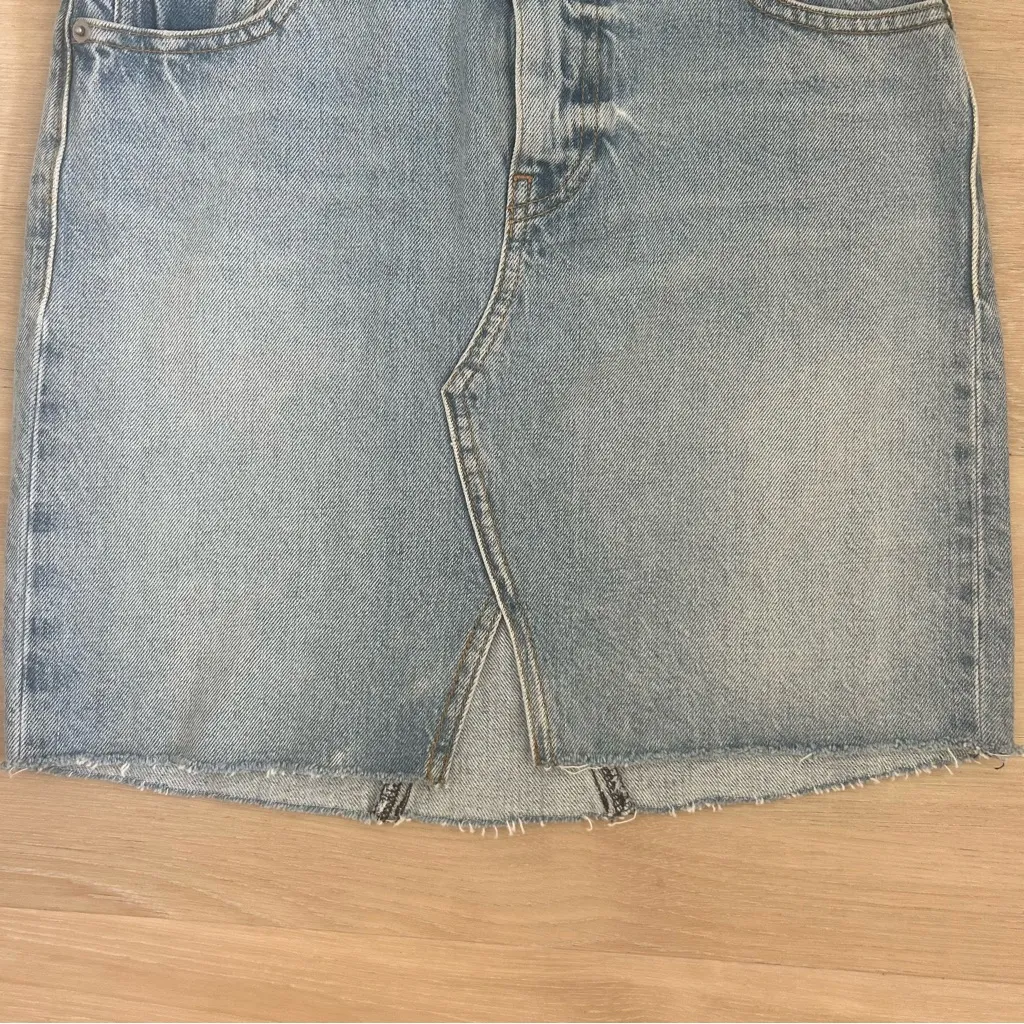 Hudson Jeans “Lulu” Denim with Black Trim Raw Hem Mini Skirt Size 25 - Image 3