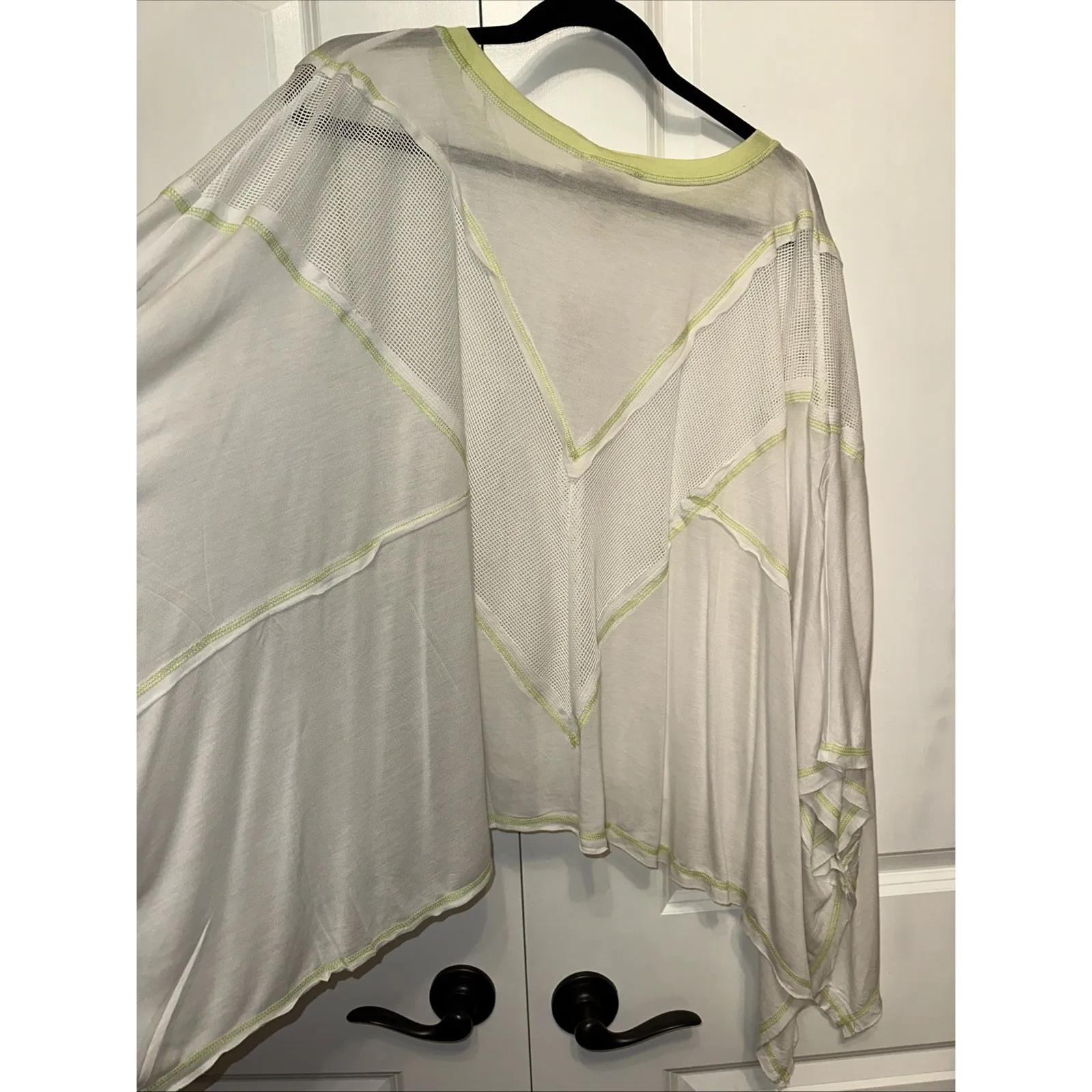 Mystree NWT White And Neon Green Accent Oversized Pullover Top - Image 6