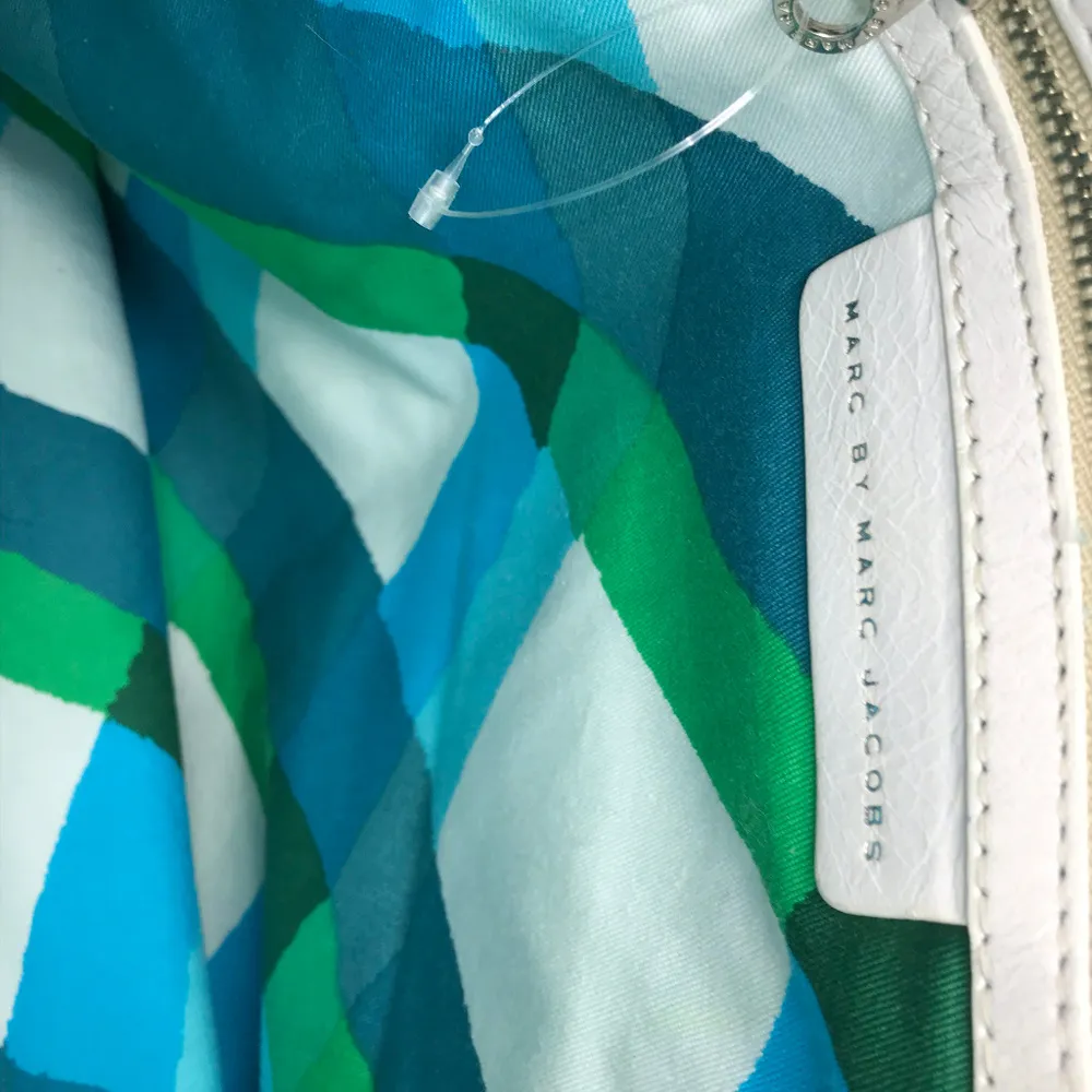 MARC JACOBS White Leather Bucket Bag - Image 7