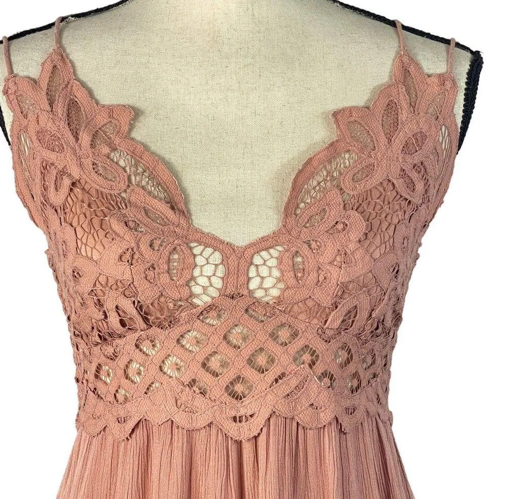 Free People One X-Small Adella Slip Mini Dress Rose Crochet Lace Flowy Smocked - Image 4