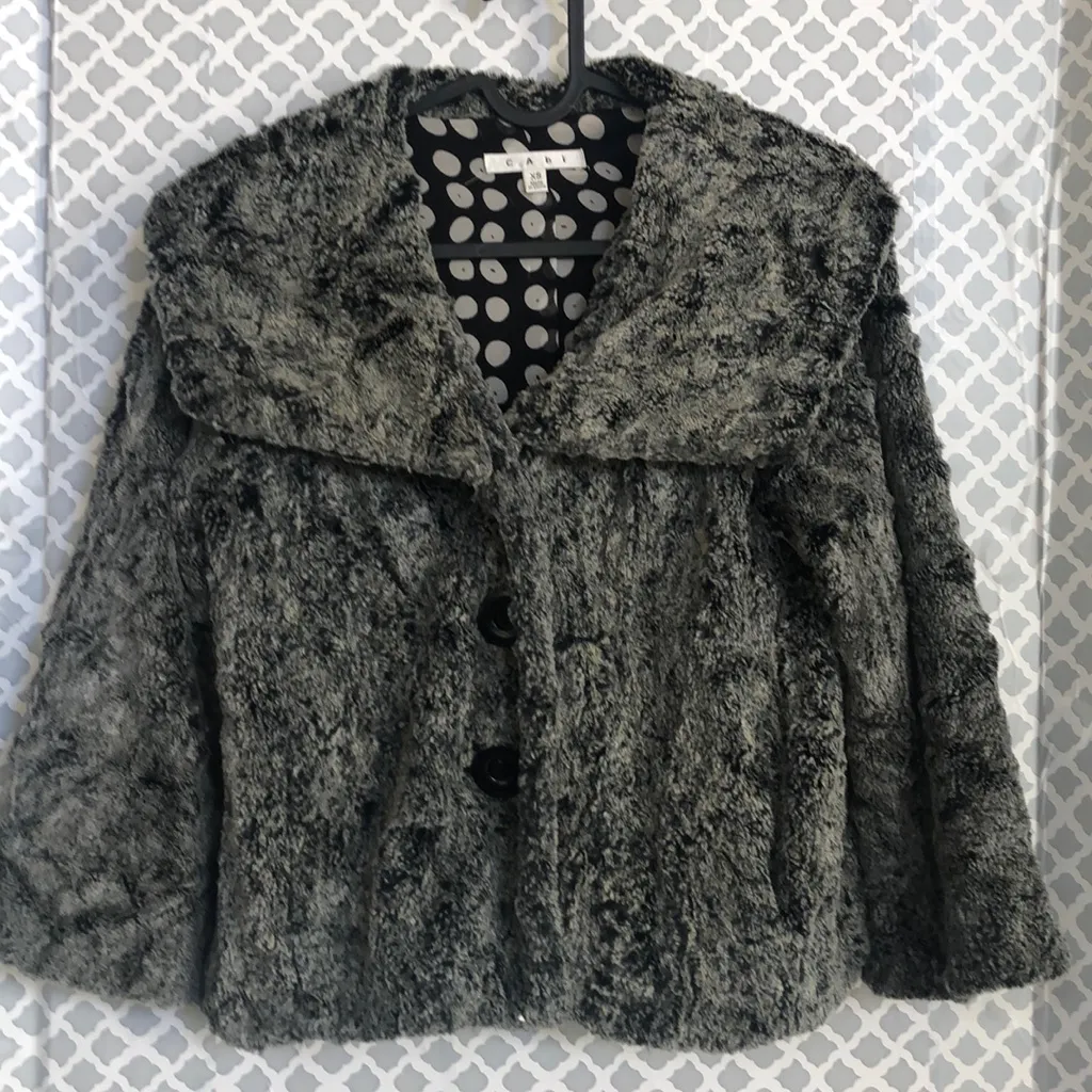 CABi gray‎ fluffy crop jacket coat women’s size XS faux fur cropped - Image 2