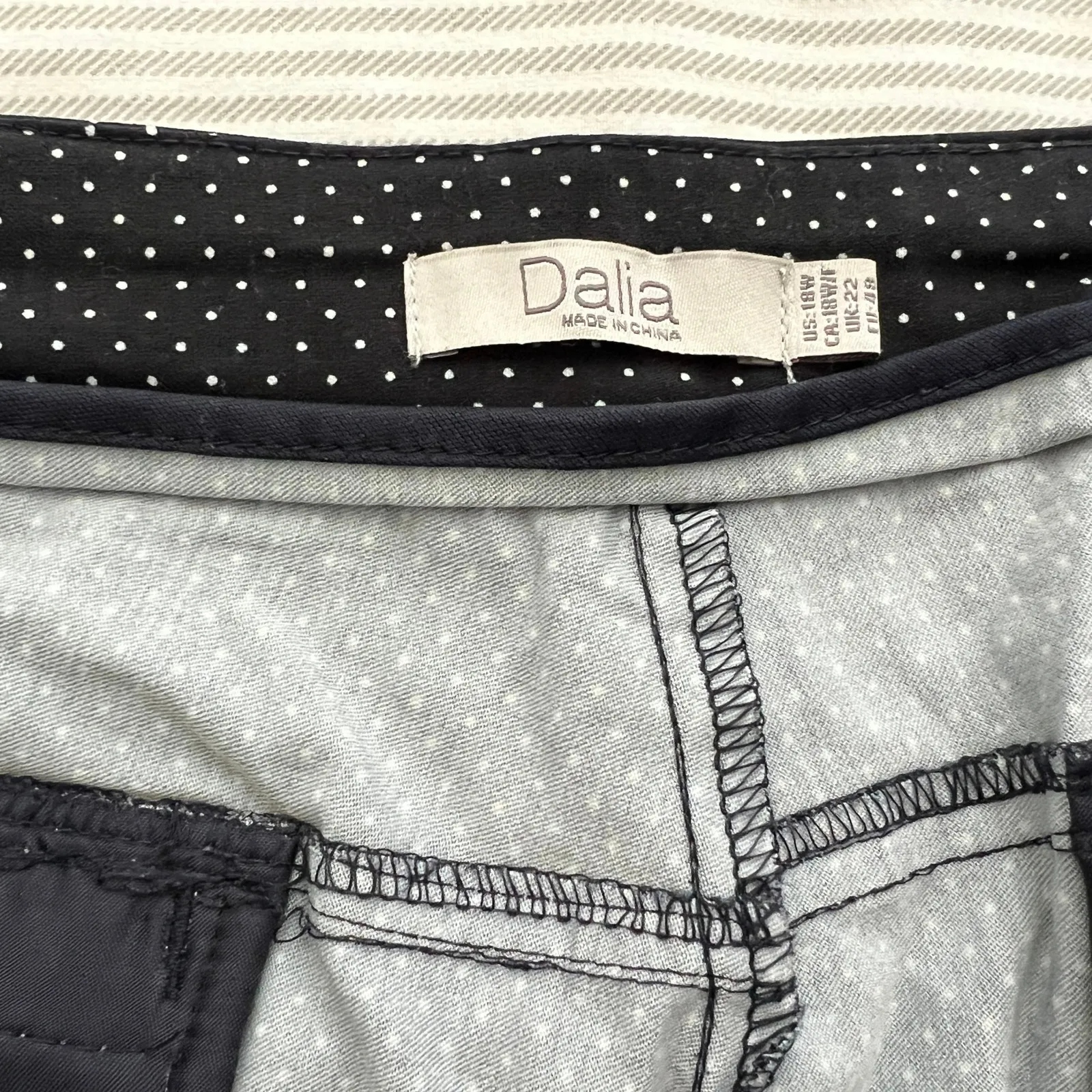 5 Pair Lot Women's Plus Size Casual Pants Bottoms Sz XL/1X Old Navy Vera Wang - Image 11