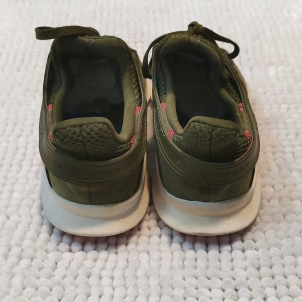 Adidas Women's Shoes Size 5 Ultra Boost Olive/Army Green EUC #CL-63 - Image 4
