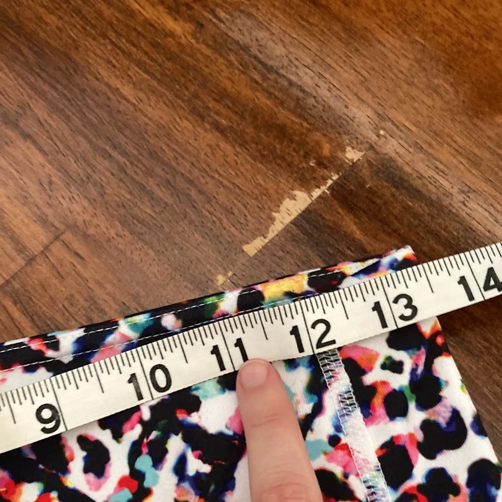 NEW Athleta High Rise Watercolor Chaturanga Capri Leggings Colorful Leopard NWT - Image 8