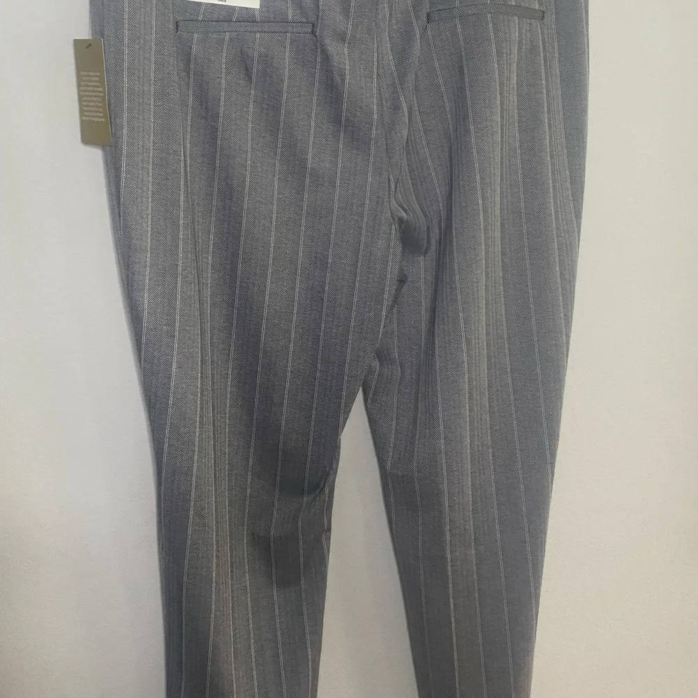NWT Women’s Gray Stripped Trousers Stretch Straight Ankle Ponte Pants Size 20 - Image 3