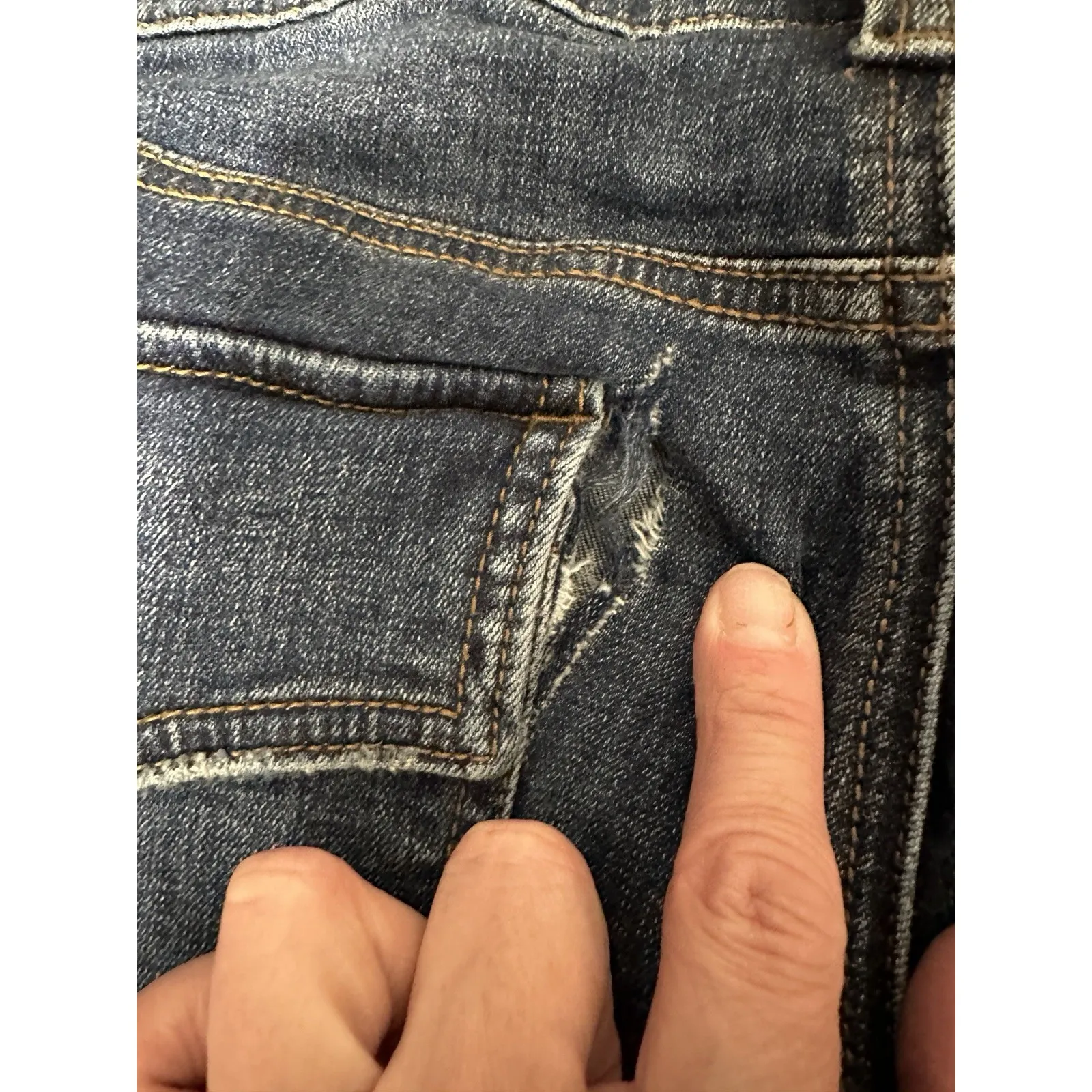 Kut From The‎ Cloth Nikki Mid Rise Flare Jeans Size 16
Flawed gem - Image 7