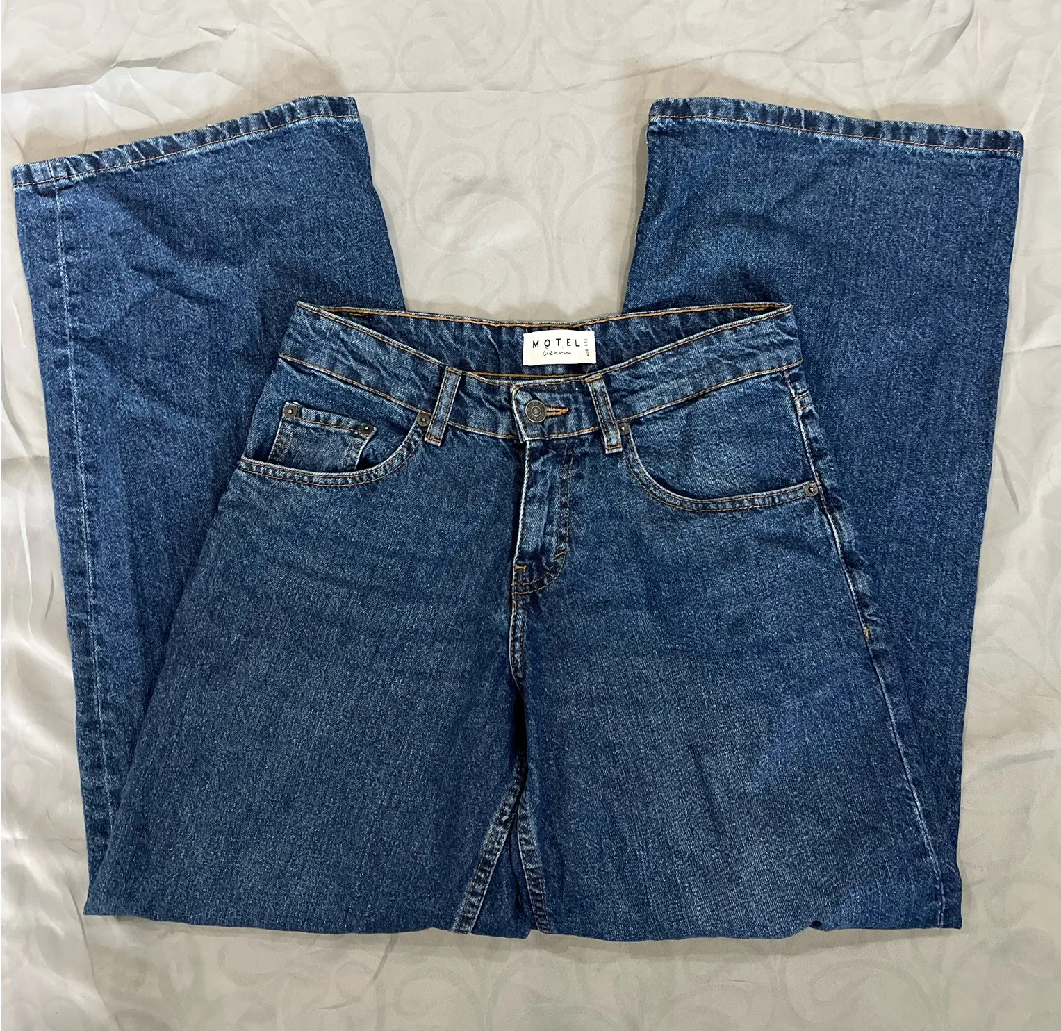 MOTEL denim jeans size 26 parallel leg - Image 3