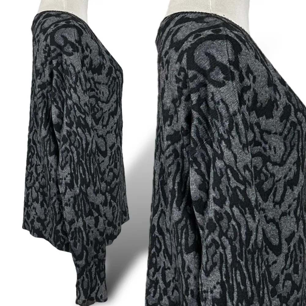 PAM & GELA Juicy Couture V Neck Cashmere Wool Sweater Size Small Black Leopard - Image 9