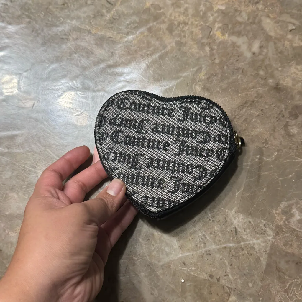 New Juicy Couture heart-shaped wristlet coin purse in black.
New with tags - Image 4