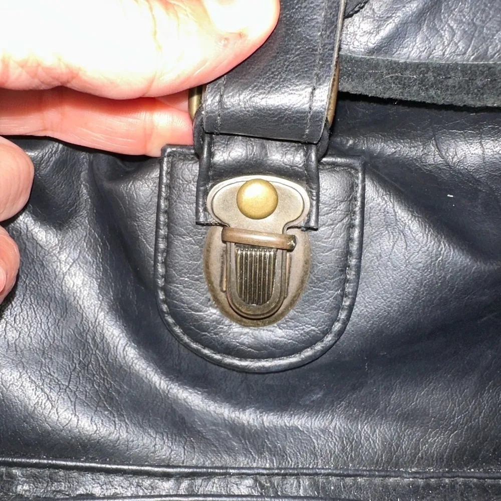 EUC NORTHWEST TERRITORY BLACK LATHER BACKPACK WITH CANVAS STRAPS. - Image 7