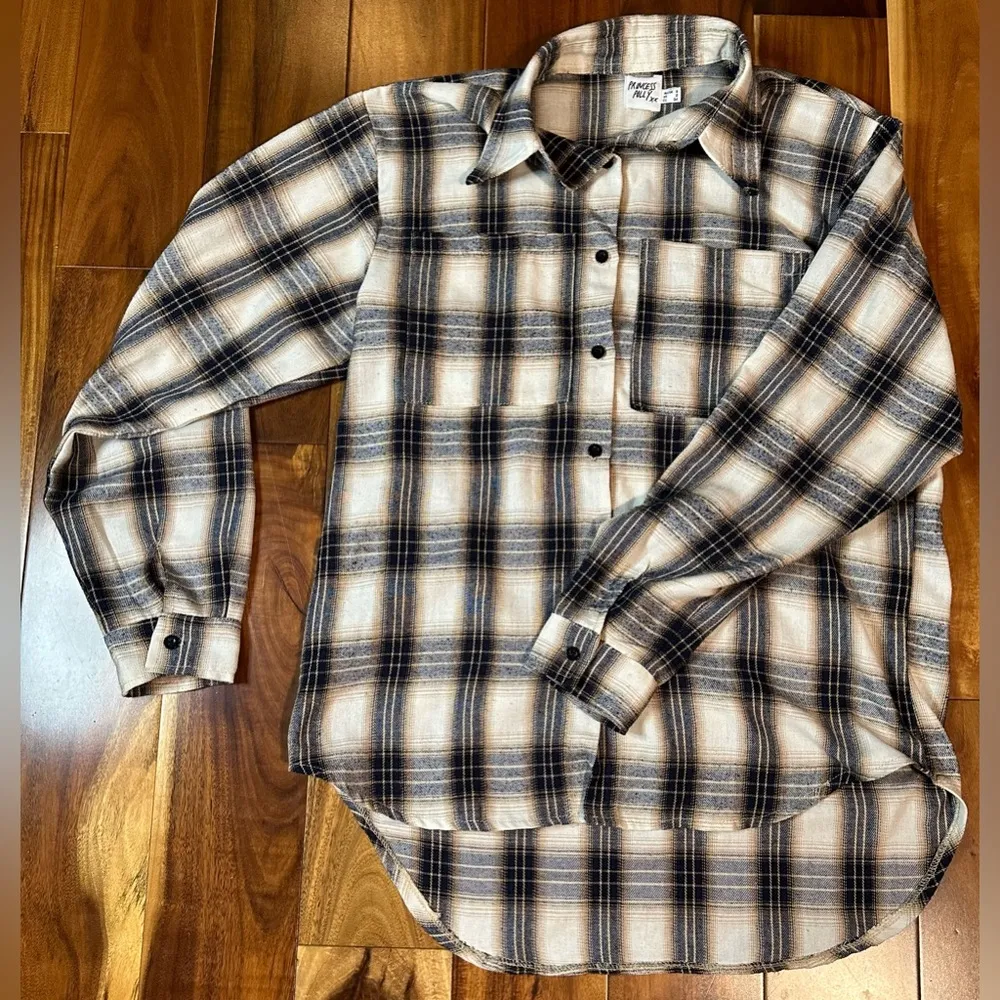 Plaid Oversized Buttoned Down Shirt - Image 6