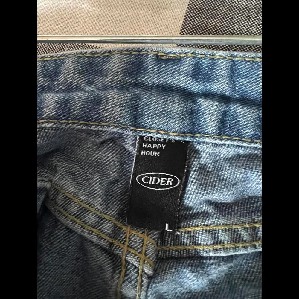 Cider Trendy Heart-Print Denim Jeans size Large - Image 7