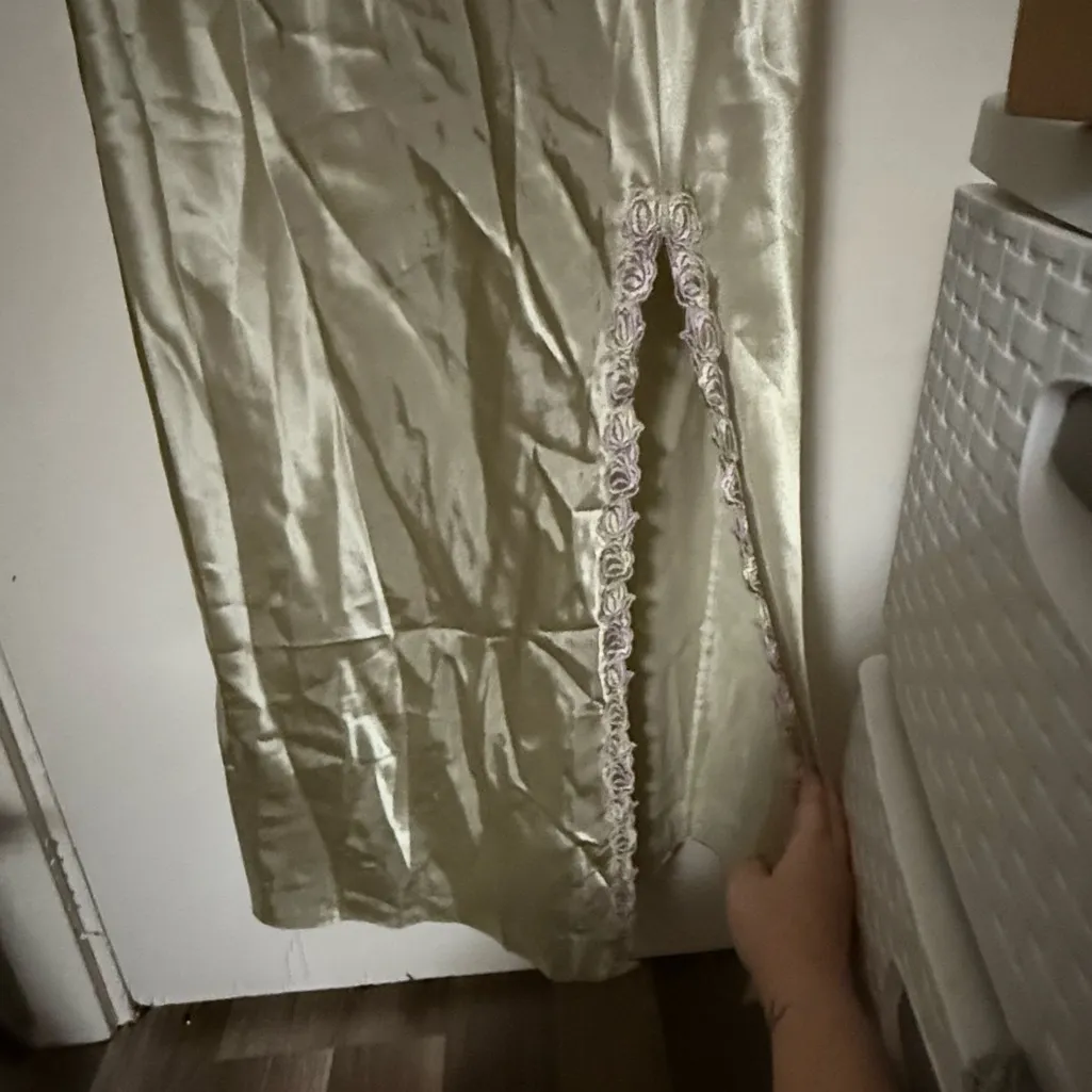 Light green Chemise with Purple Lace Size M - Image 3